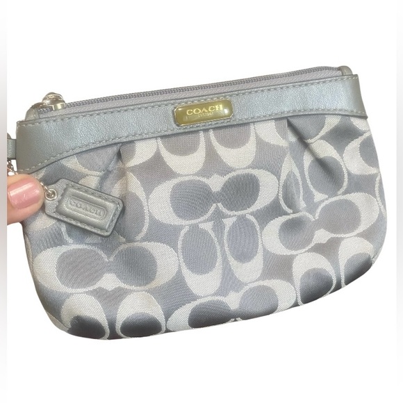 COACH Wristlet - Picture 1 of 12